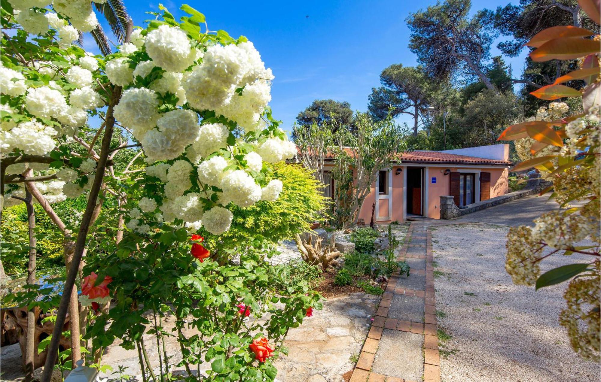 Awesome Home In וולי לוסיניי מראה חיצוני תמונה